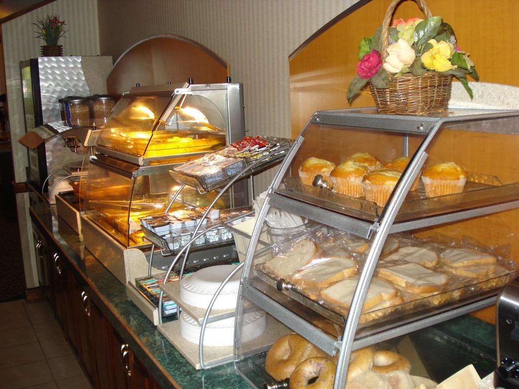 Quality Inn & Suites Columbia I-70 Dış mekan fotoğraf
