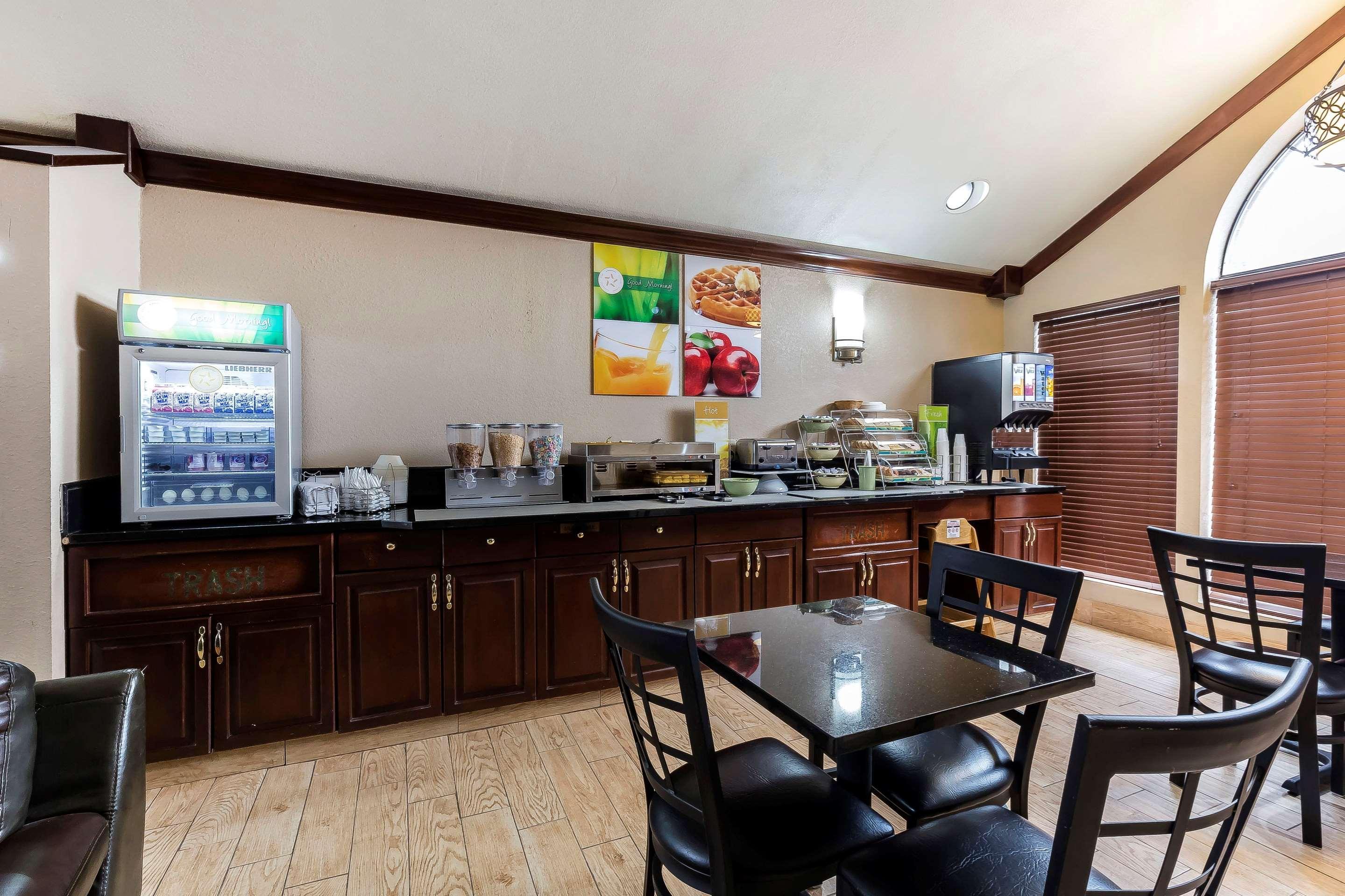 Quality Inn & Suites Columbia I-70 Dış mekan fotoğraf